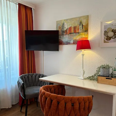 Boutique-garni Papillon Hotel 3*