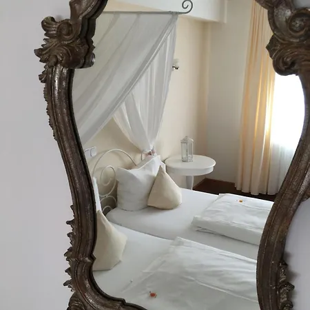 Boutique-garni Papillon 3* Kempen