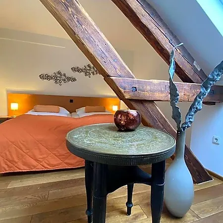 Boutique-garni Papillon 3*