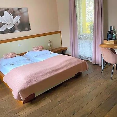 Boutique-garni Papillon 3* Kempen