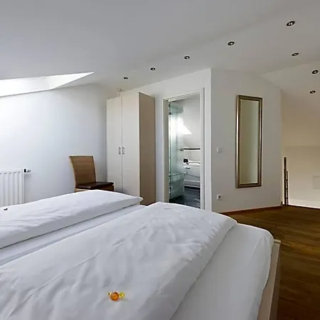 Boutique-garni Papillon 3* Kempen