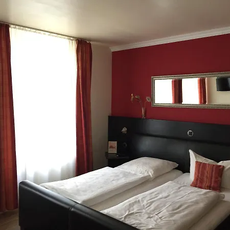 Boutique-garni Papillon Hotel 3*